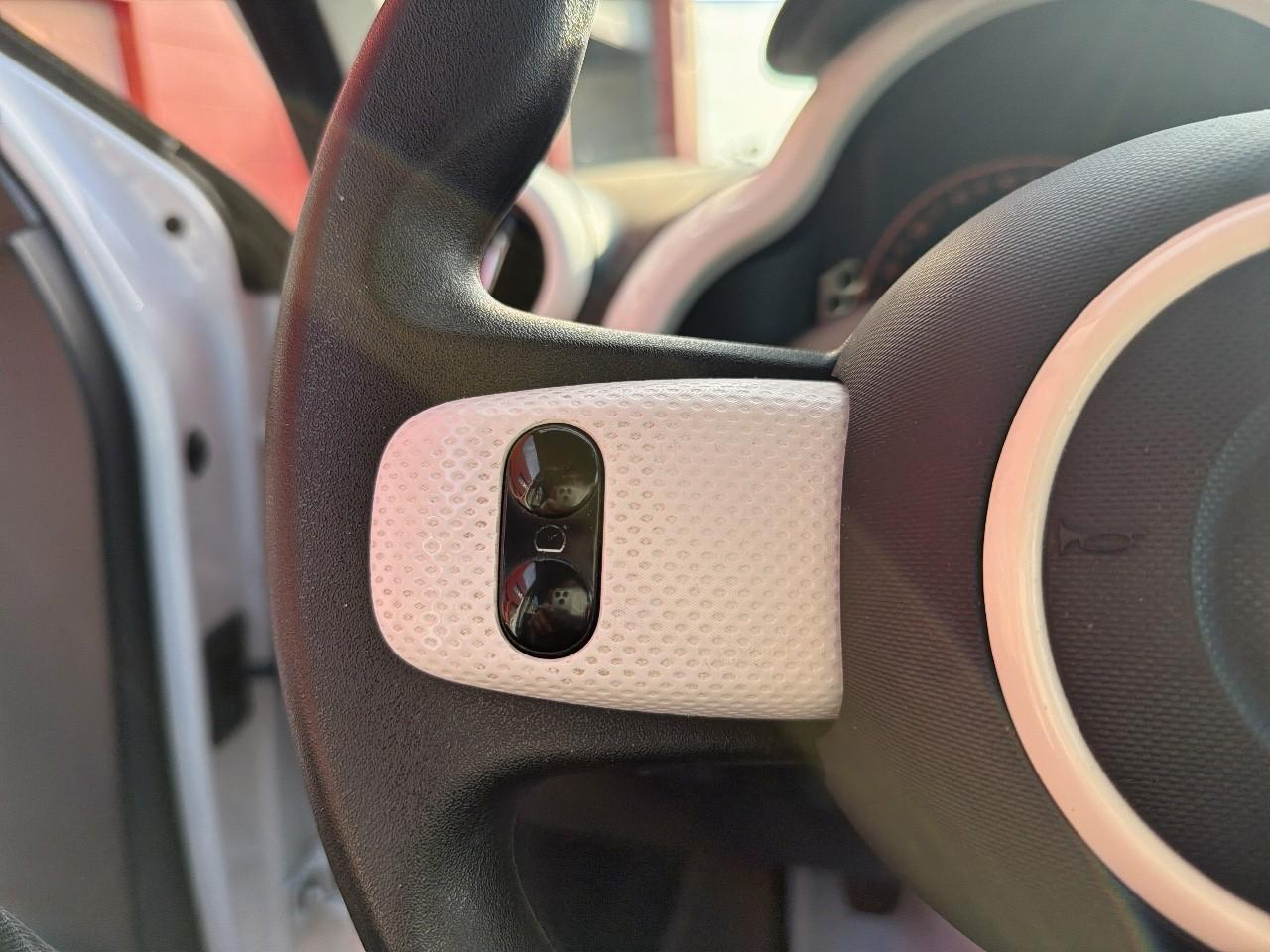 Renault Twingo 1.0 sce 70 e6c limited — photo 15