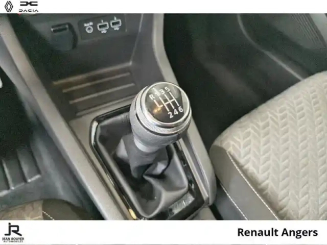 Renault Clio 1.5 blue dci 100ch evolution — photo 6