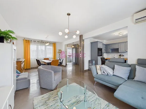 Maison 6 pièces 110 m²