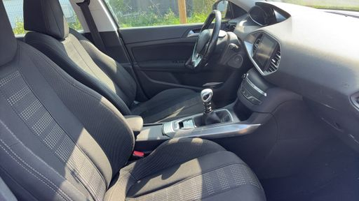 Peugeot 308 1.2 PureTech 130 - Allure – 2015 – 120616 km – Essence – Boîte Manuelle — photo 7