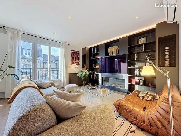 Appartement coup de coeur - Place du Forum - Dernier étage