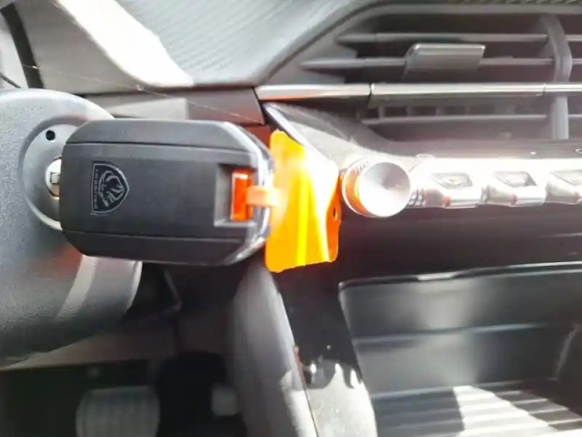 Peugeot 208 electrique 50 kwh 136ch — photo 22