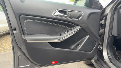 Mercedes Classe GLA 180 122 7G-DCT - Sensation – 2019 – 25317 km – Essence – Boîte Automatique — photo 37