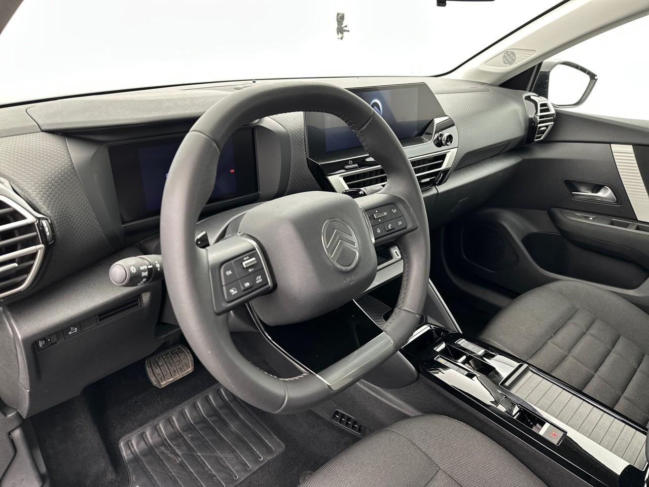 Citroën C4 X hybride 145 ch e-dcs6 plus — photo 12