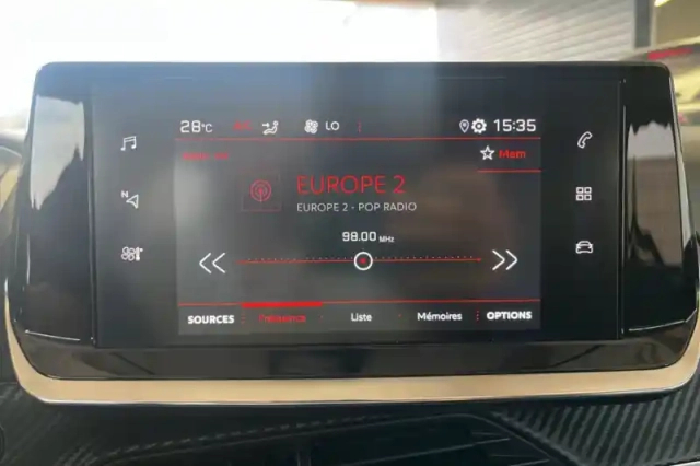 Peugeot 208 puretech 100 s&amp;s eat8 — photo 20