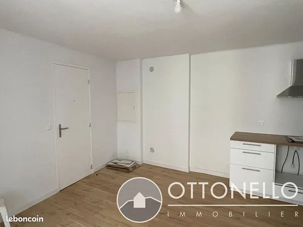 Studio 1 pièce 19 m²