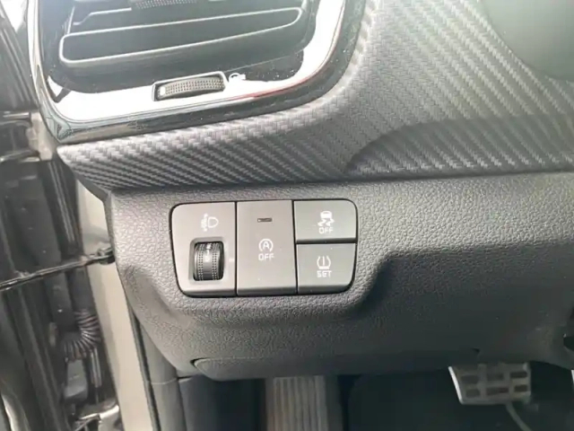 Kia Stonic 1.0 t-gdi 100 ch dct7 — photo 27