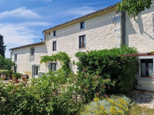 Maison 22 pièces 575 m²
