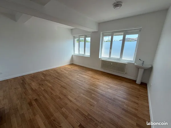 Bureaux, local commercial ou cabinet médical PMR rénové 105 m2
