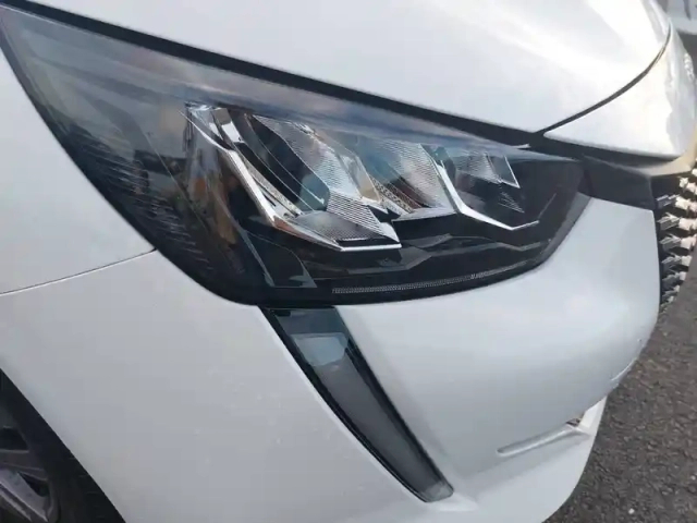 Peugeot 208 puretech 75 s&amp;s bvm5 — photo 16