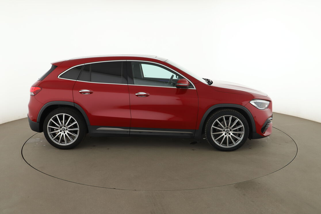 Mercedes-Benz GLA 200 d AMG Line DCT — photo 6