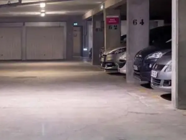 Loue place de parking Paris 11e