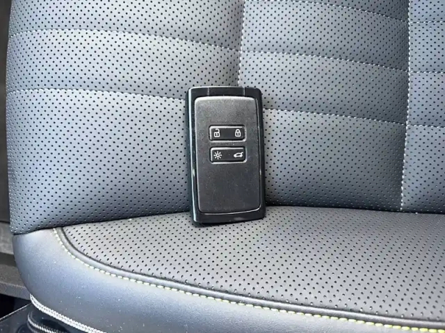 Renault Megane e-tech 220 ch autonomie confort gsr2 — photo 22