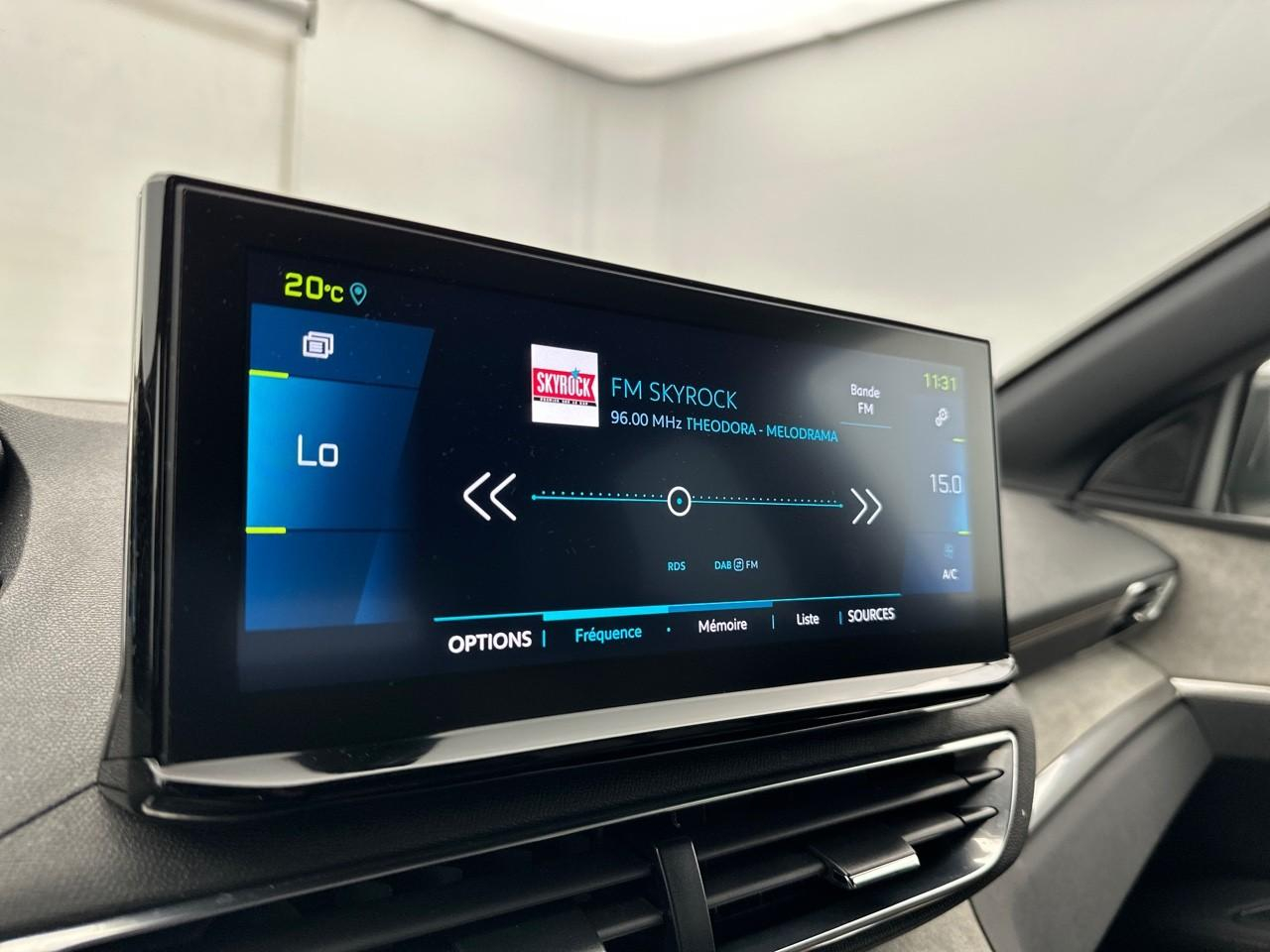 Peugeot 3008 hybrid 225 e-eat8 gt — photo 23