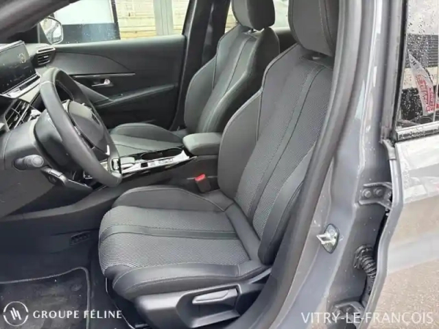 Peugeot 208 e- 156ch 54 kwh gt — photo 9