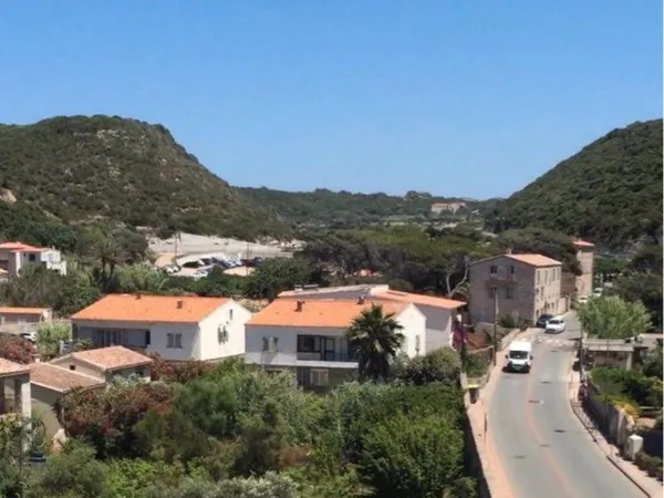 Location au mois à partir d'octobre. Res du Port avec parking