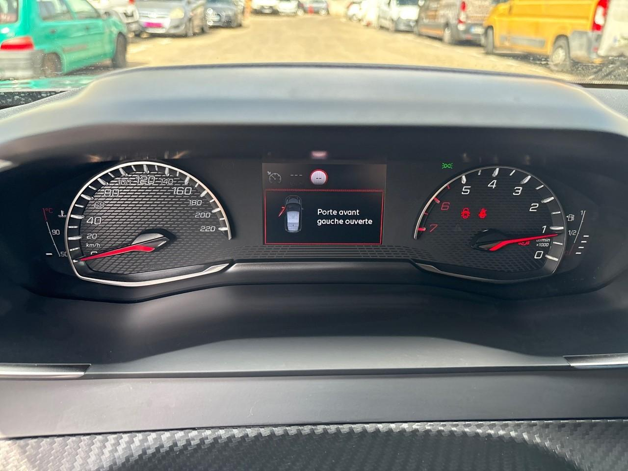 Peugeot 2008 puretech 130 s&s bvm6 allure — photo 15
