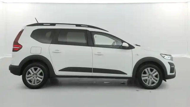 Dacia Jogger tce 110 5 places — photo 15