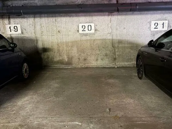 Parking 12 m²