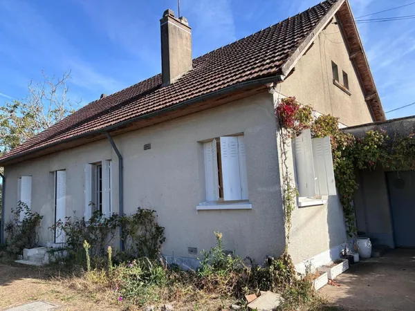 Charmante maison 5 mn de Sully-sur-Loire 5 pièces de 100m2 au calme avec vu sur les champs a. Jardin