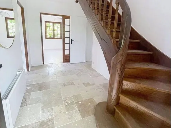 Maison 7 pièces 240 m²