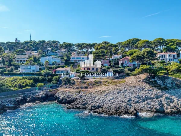 CAP D'ANTIBES VILLA ENTIEREMENT A RENOVER VUE MER