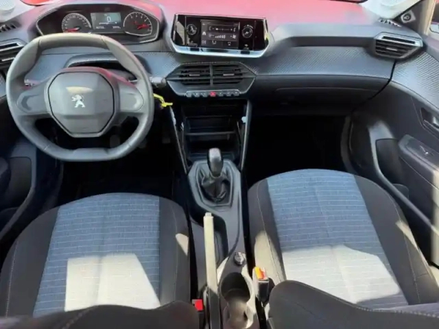 Peugeot 208 1.2 essence 75ch s&amp;s like / eligible loa — photo 9