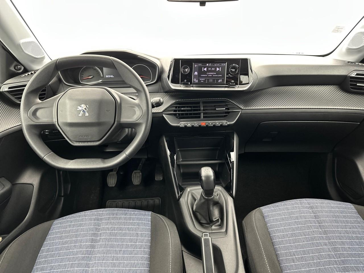 Peugeot 208 puretech 75 s&s bvm5 like — photo 11