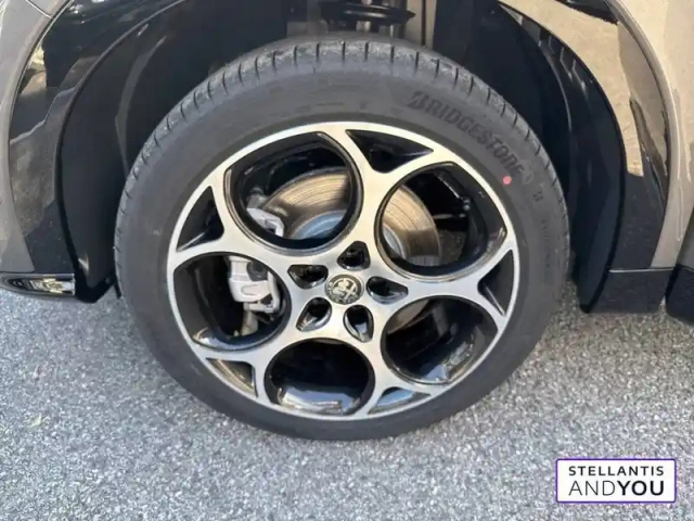 Alfa Romeo Tonale 1.3 hybride rechargeable phev 190ch at6 e-q4 — photo 11