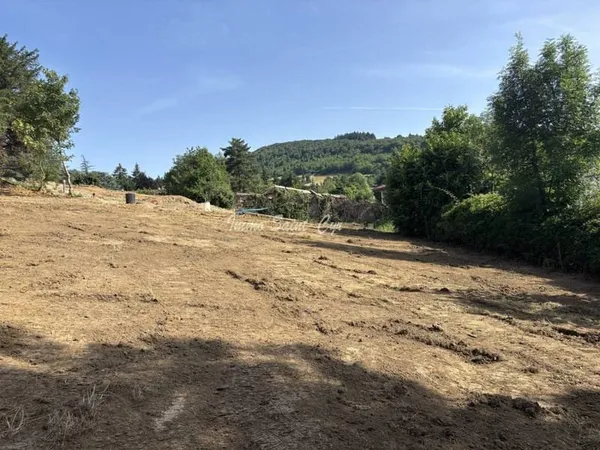 Terrain 1560 m²