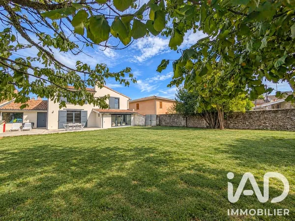 Maison 8 pièces 220 m²