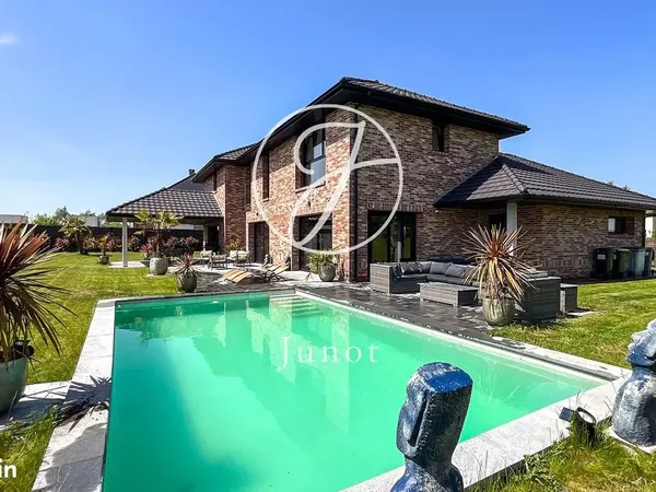 Maison 6 pièces 283 m²