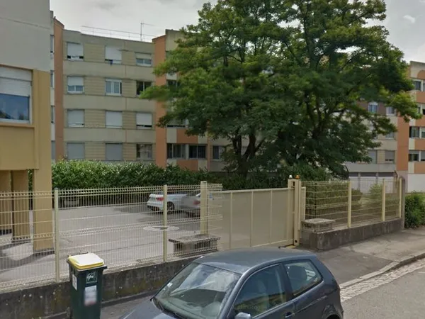 Place de parking à louer - 45 /mois - Lyon 8e (Mermoz-Pinel)