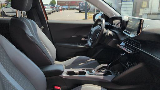 Peugeot 2008 1.5 BlueHDi 130 EAT8 - Allure – 2020 – 128069 km – Diesel – Boîte Automatique — photo 12
