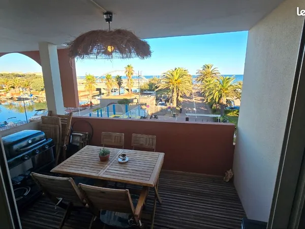 Vue mer 1 ere ligne très bel appartement à louer avec parking