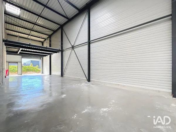 Local d'activité 162 m²