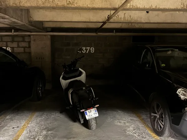 Loue parking - 12m²