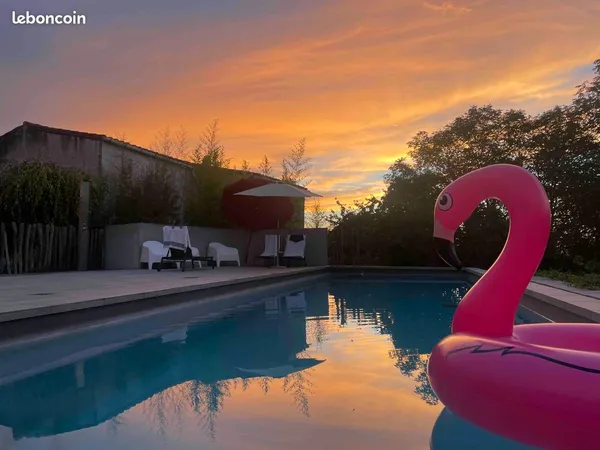 À 50 min de Toulouse - Ancien presbytère rénové avec piscine et 2 studios