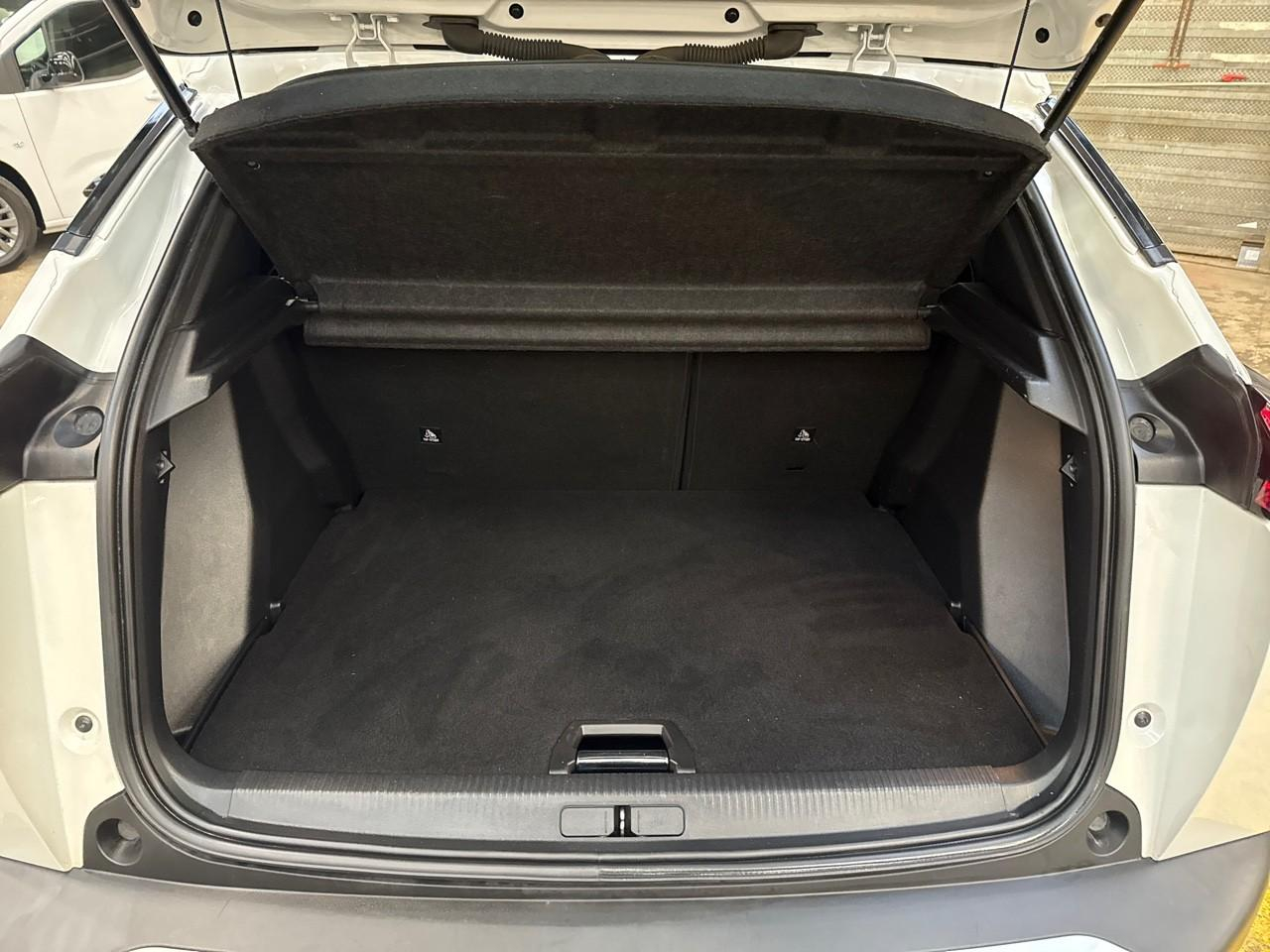 Peugeot 2008 1.2 puretech 130ch s&s allure eat8 7cv — photo 6