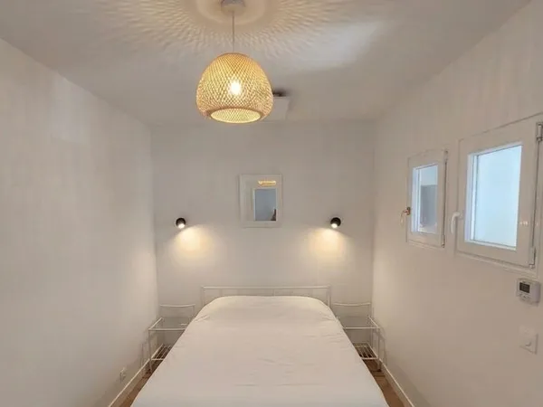 Studio neuf meublé
