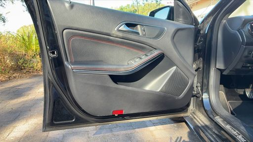 Mercedes Classe A 250 211 7G-DCT - Sport – 2014 – 130945 km – Essence – Boîte Automatique — photo 21