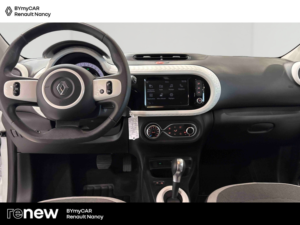 Renault Twingo III E-Tech — photo 9