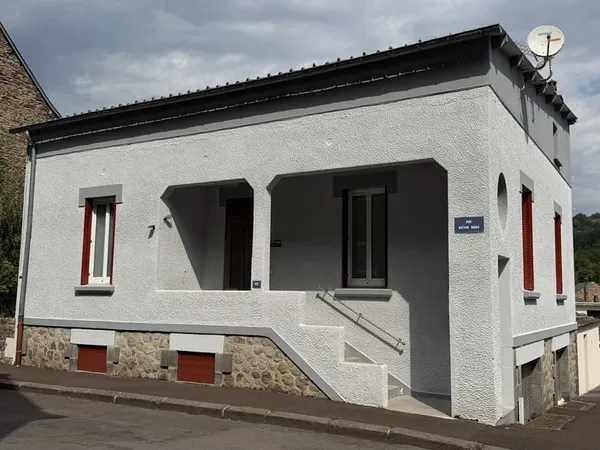 Maison 3 chambres avec cour et garages