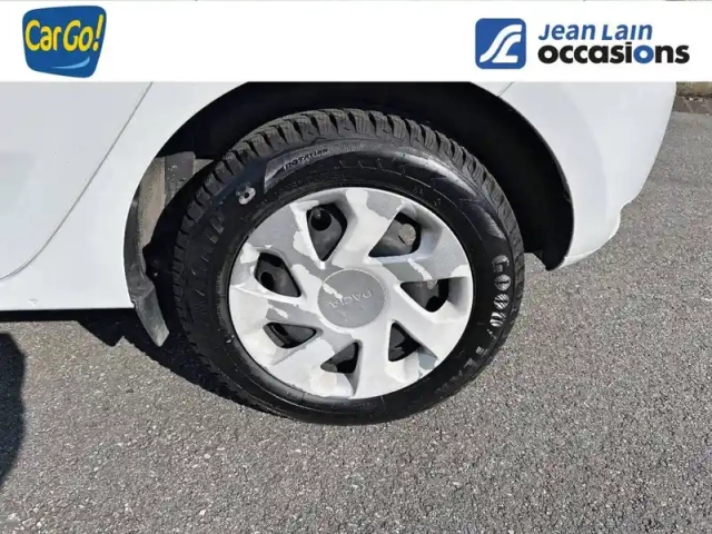Dacia Sandero sce 75 — photo 12