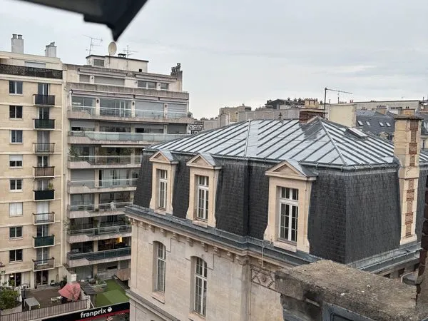 Chambre de service 11,85 m² au sol - Paris 16e Rue de la Pompe - 75 000
