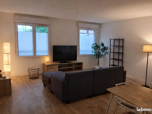T2 meublé 48 m² avec parking, Avignon, disponible jusqu'au 30 juin 2027