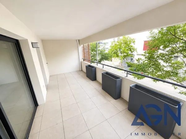 À VENDRE : APPARTEMENT T2 DE 44,50M² AVEC TERRASSE ET PARKING