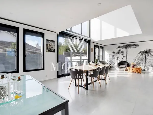 Maison 7 pièces 240 m²