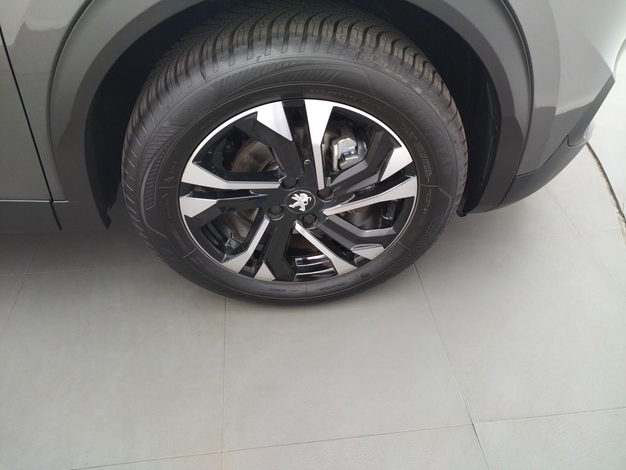 Peugeot 2008 puretech 130 s&s eat8 allure pack — photo 27