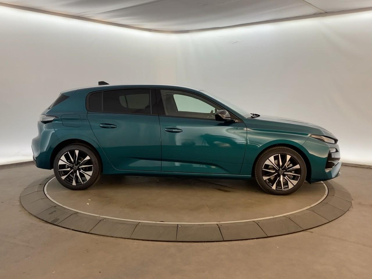 Peugeot 308 hybrid 145 e-dcs6 allure — photo 4